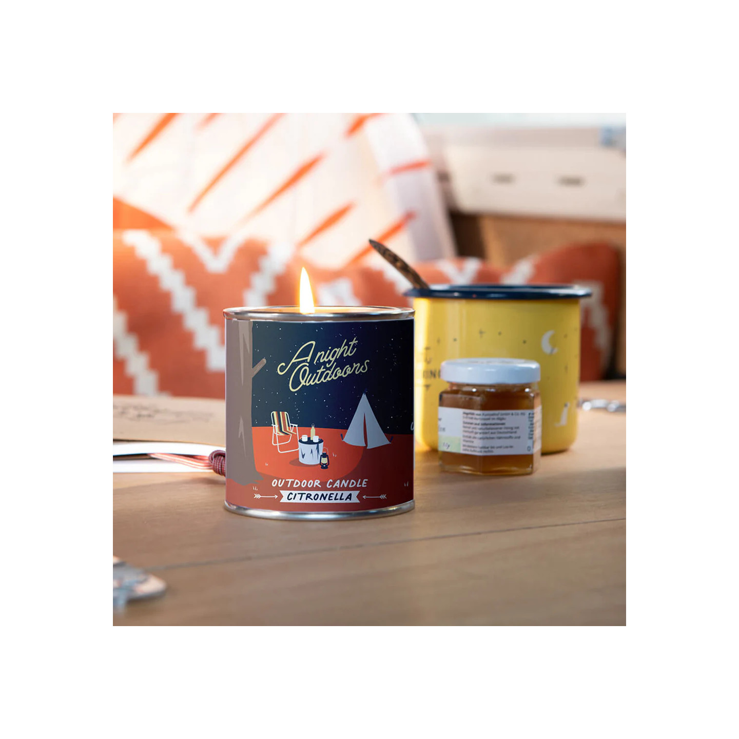 Roadtyping – organic citronella scented candle in tin