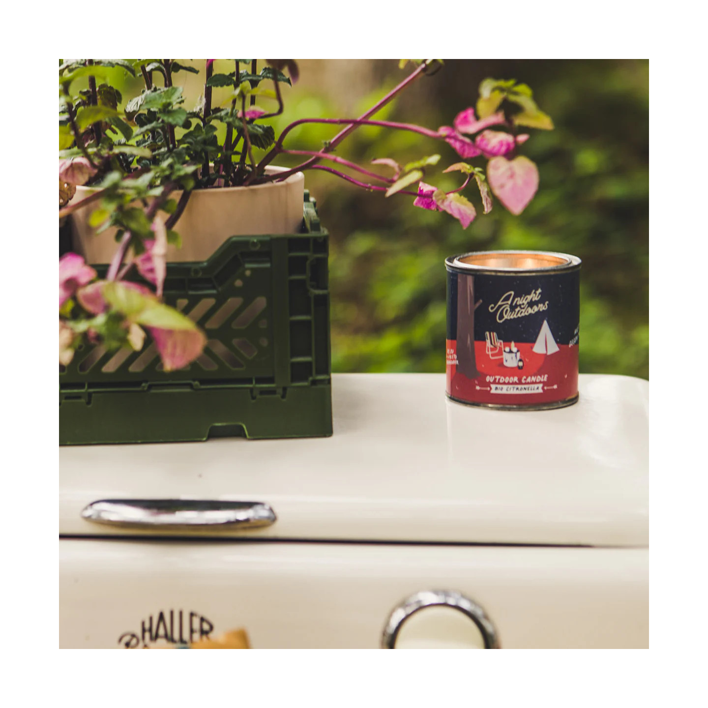 Roadtyping – organic citronella scented candle in tin