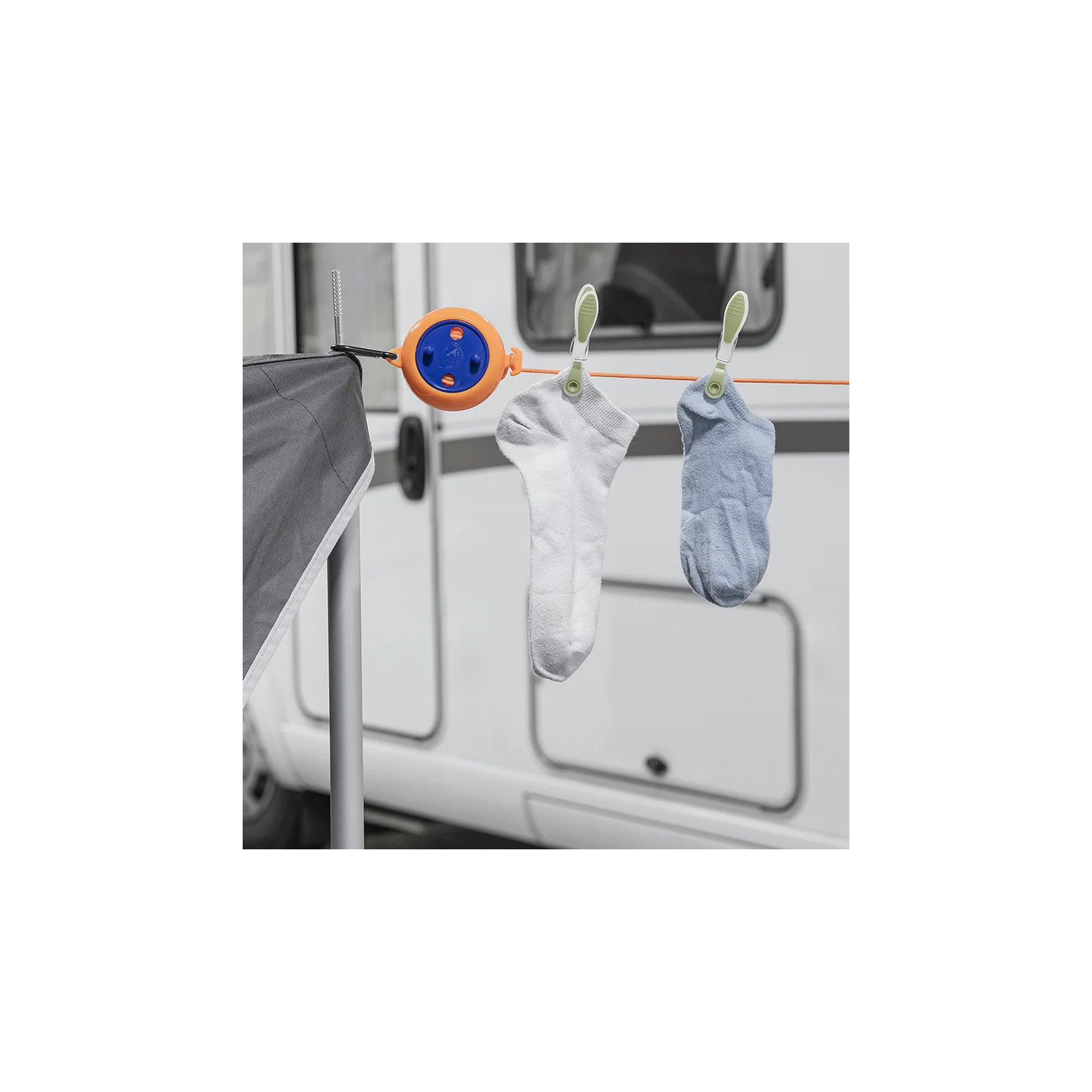 Retractable clothes line (8m)